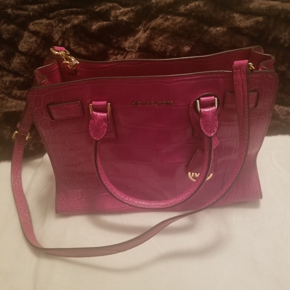 ●SOLD●Michael Kors Dillon Croc Large Leather Handbag - Picture 3 of 8